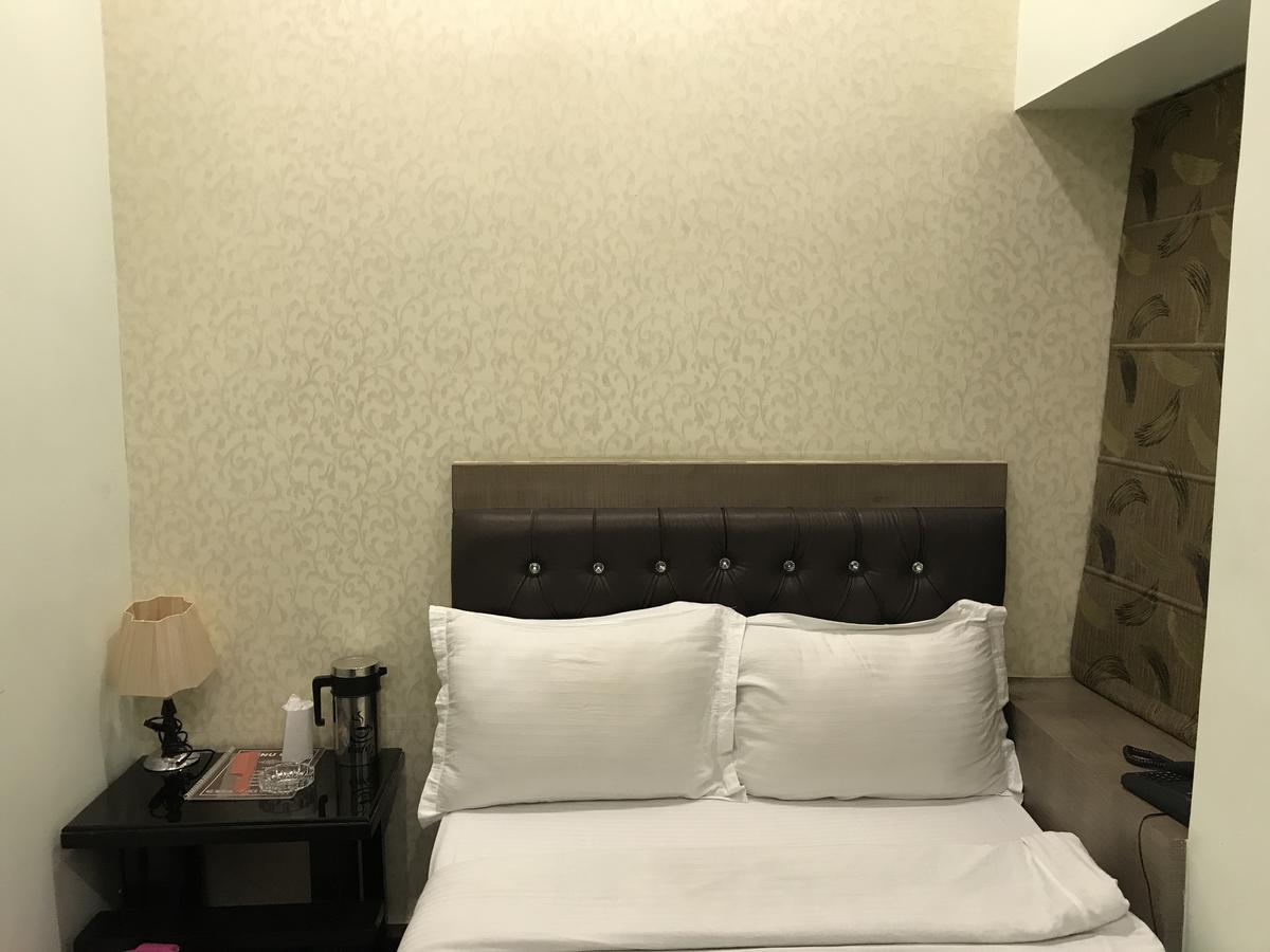 Hotel Mmk Kanpur Extérieur photo
